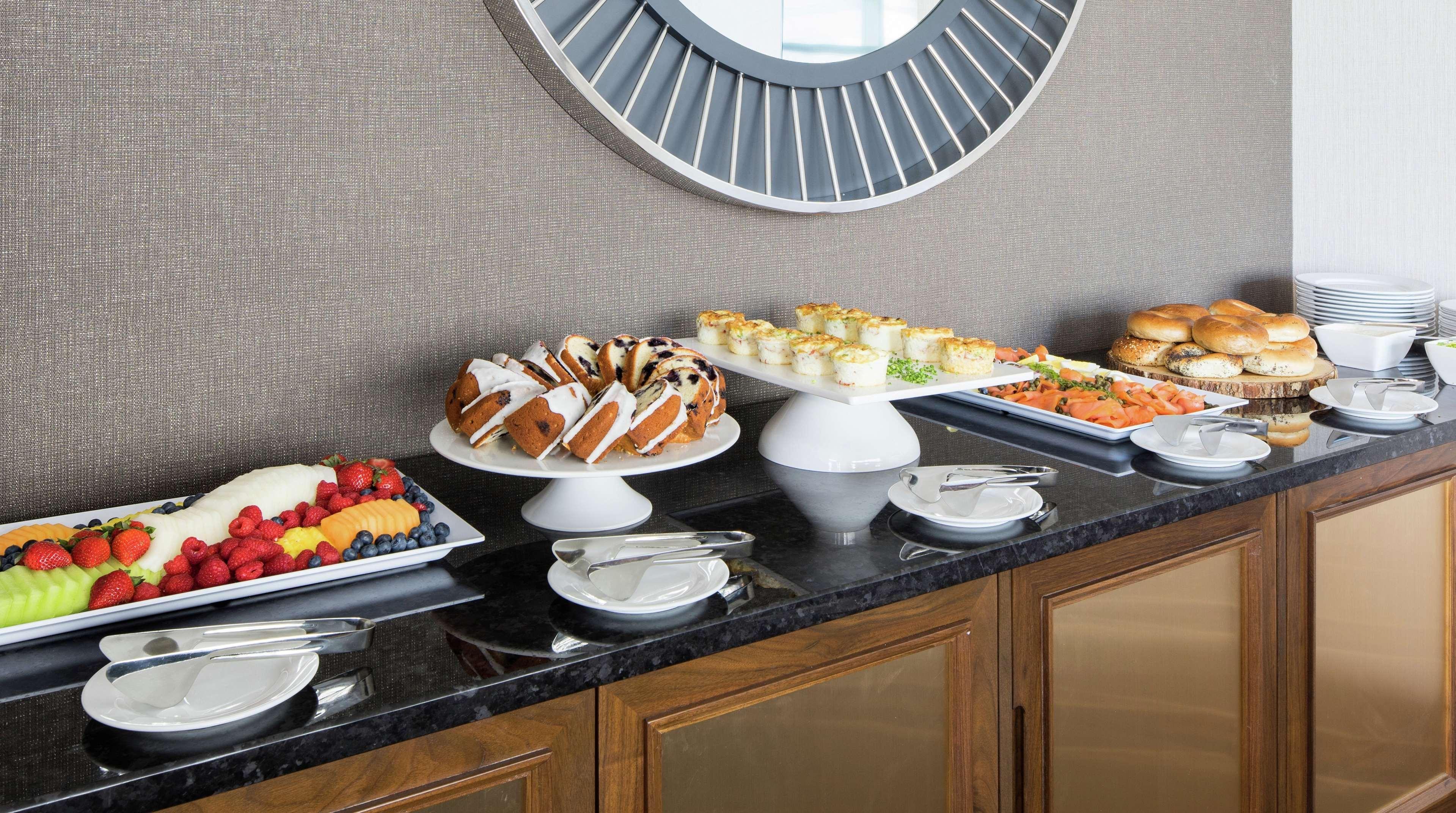 Home2 Suites By Hilton Chicago Mccormick Place Eksteriør billede