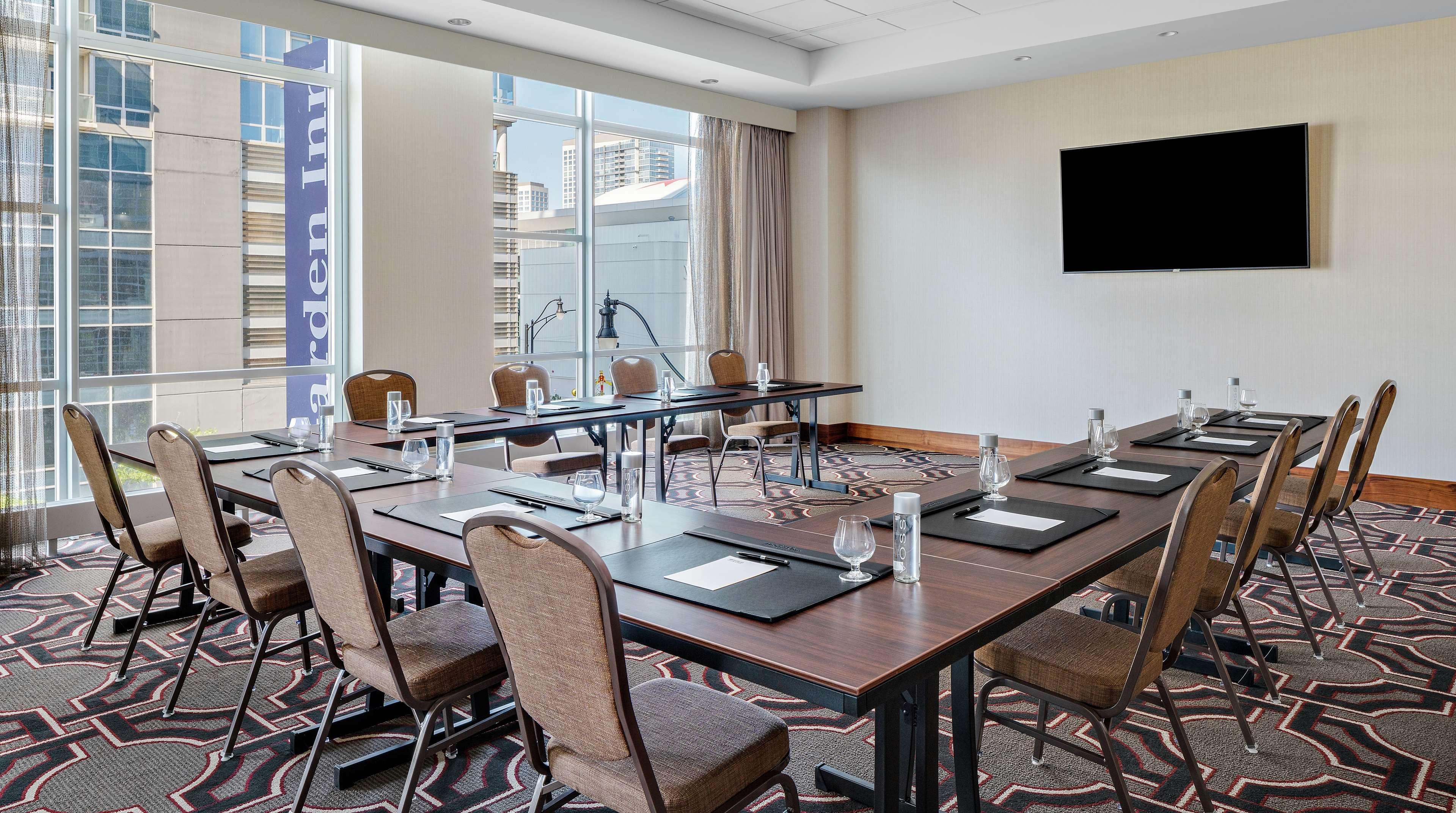 Home2 Suites By Hilton Chicago Mccormick Place Eksteriør billede