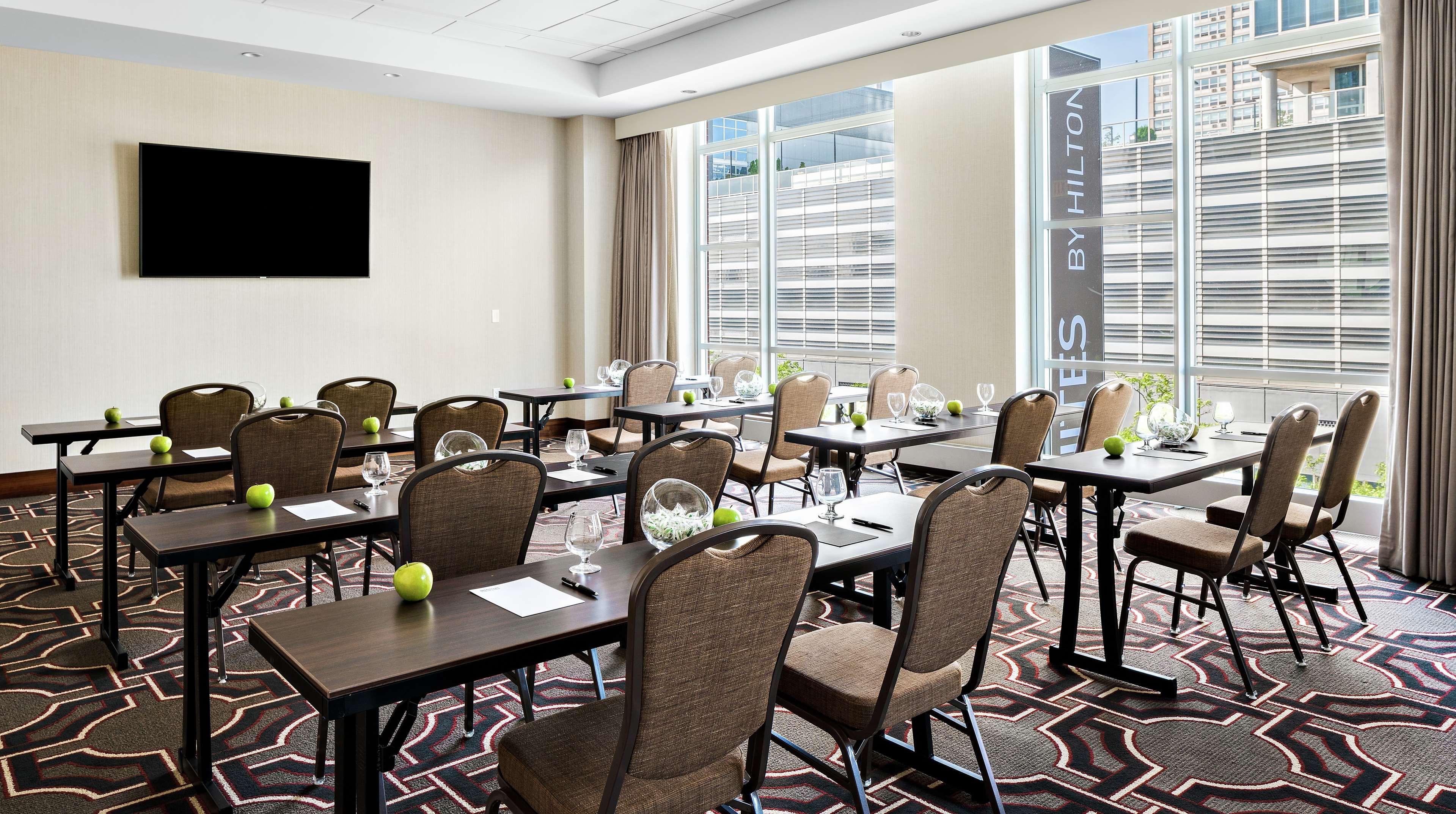 Home2 Suites By Hilton Chicago Mccormick Place Eksteriør billede