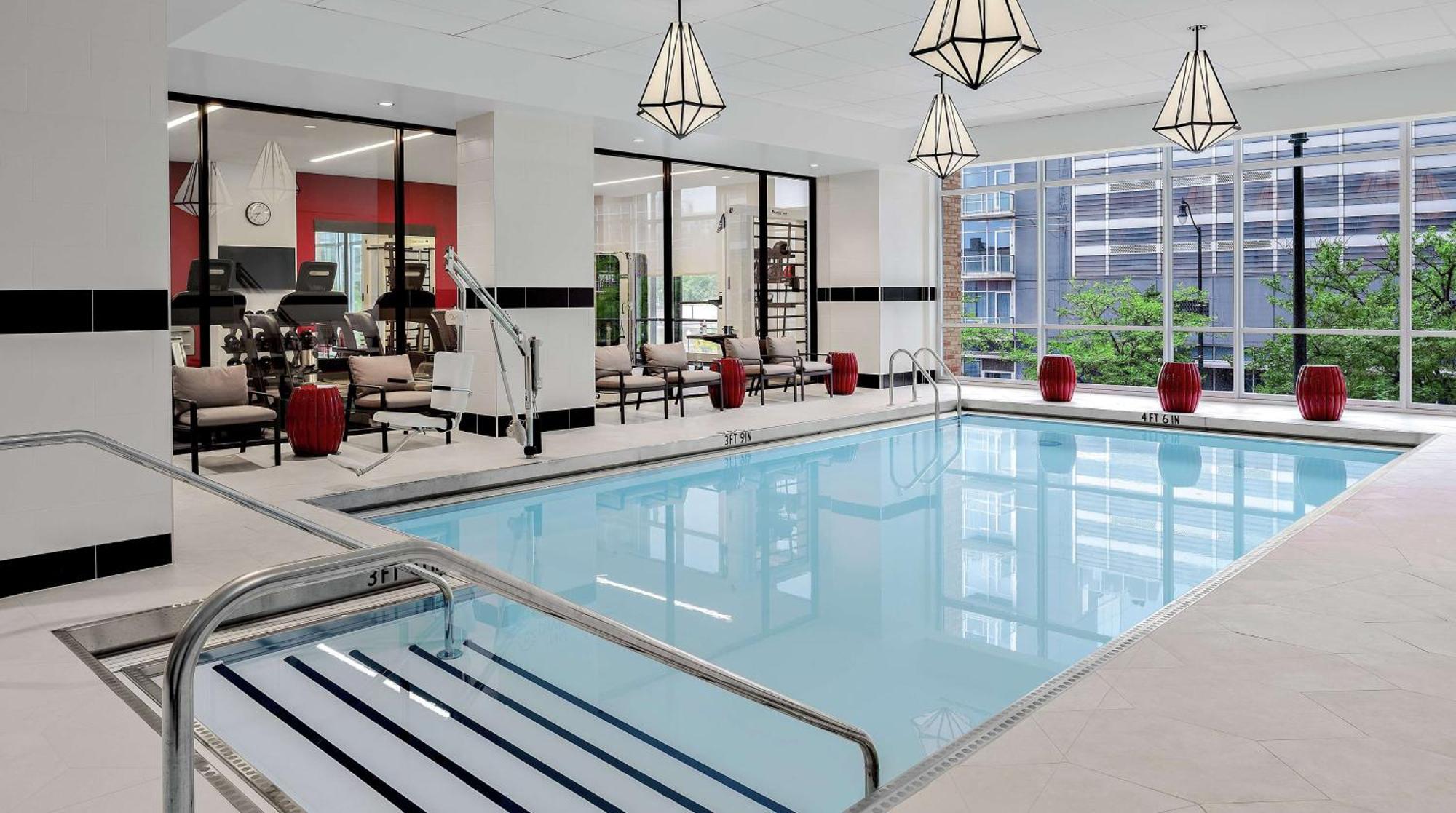 Home2 Suites By Hilton Chicago Mccormick Place Eksteriør billede